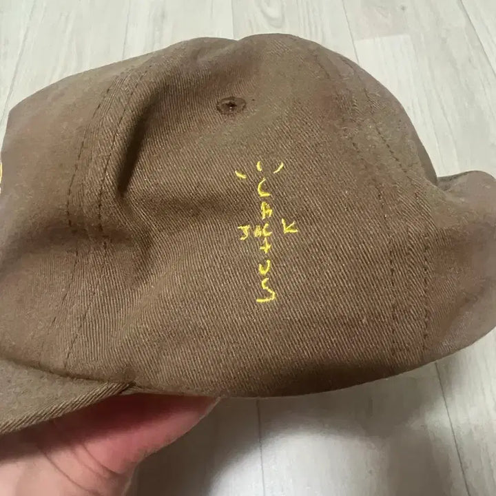 [SOLD OUT] 트래비스 스캇 맥도날드 콜라보 모자