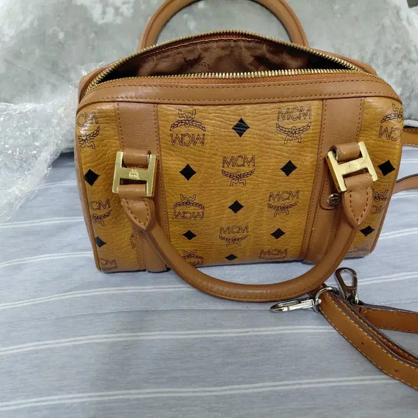 [SOLD OUT] MCM 비세토스 숄더백 브라운
