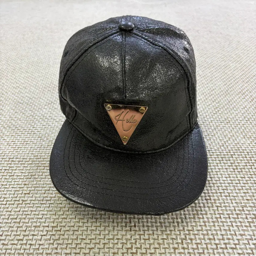 [SOLD OUT] F 헤이터 가죽 스냅 모자 0623D1
