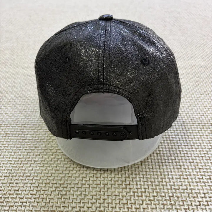 [SOLD OUT] F 헤이터 가죽 스냅 모자 0623D1