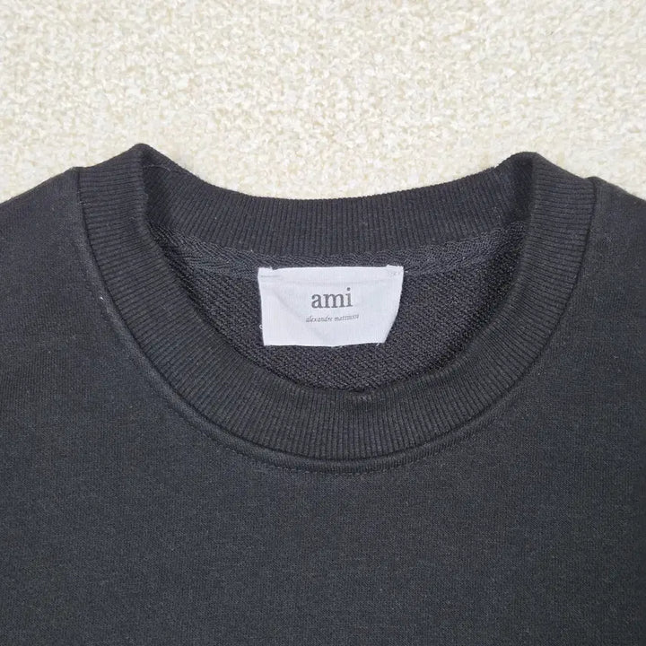 [SOLD OUT] [아미] 스몰 하트 로고 크루넥 맨투맨 | A00413