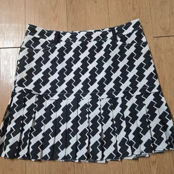 [SOLD OUT] 루이까스텔/골프치마/골프스커트/정품/상태A