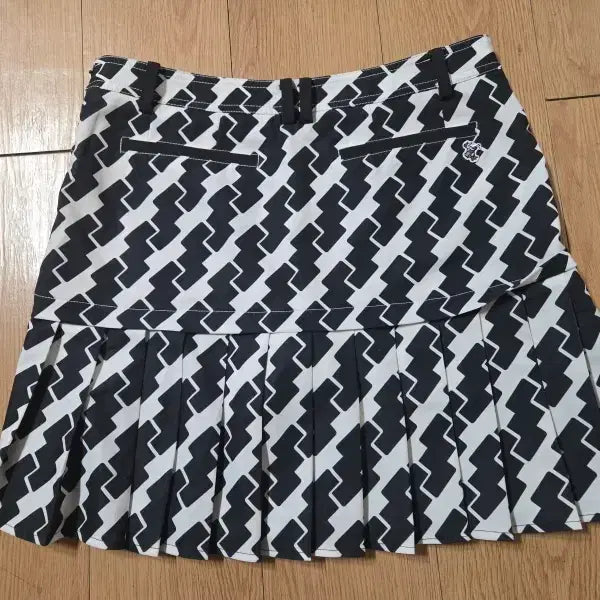 [SOLD OUT] 루이까스텔/골프치마/골프스커트/정품/상태A