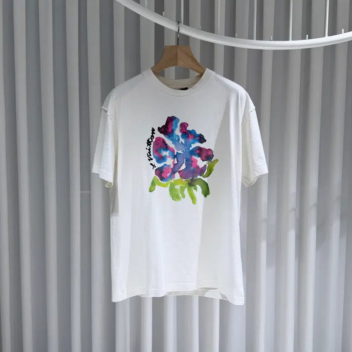 [SOLD OUT] ( A+ / M ) 루이비통 화이트 플라워 드랍 프린팅 반팔 티셔츠