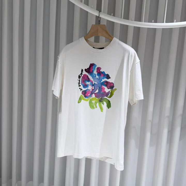 [SOLD OUT] ( A+ / M ) 루이비통 화이트 플라워 드랍 프린팅 반팔 티셔츠