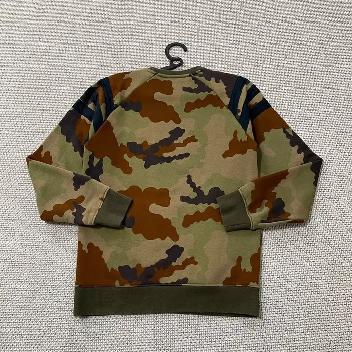 [SOLD OUT] S 아디다스 카모 기모 라운드 맨투맨 B.7080