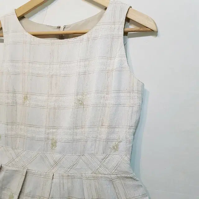 [SOLD OUT] PLACE PAUSE 린넨 원피스