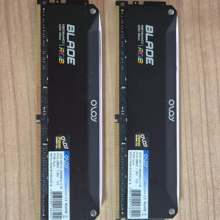 [SOLD OUT] OLOY BLADE DDR4 32GB (16GB*2) 3600MHz RG