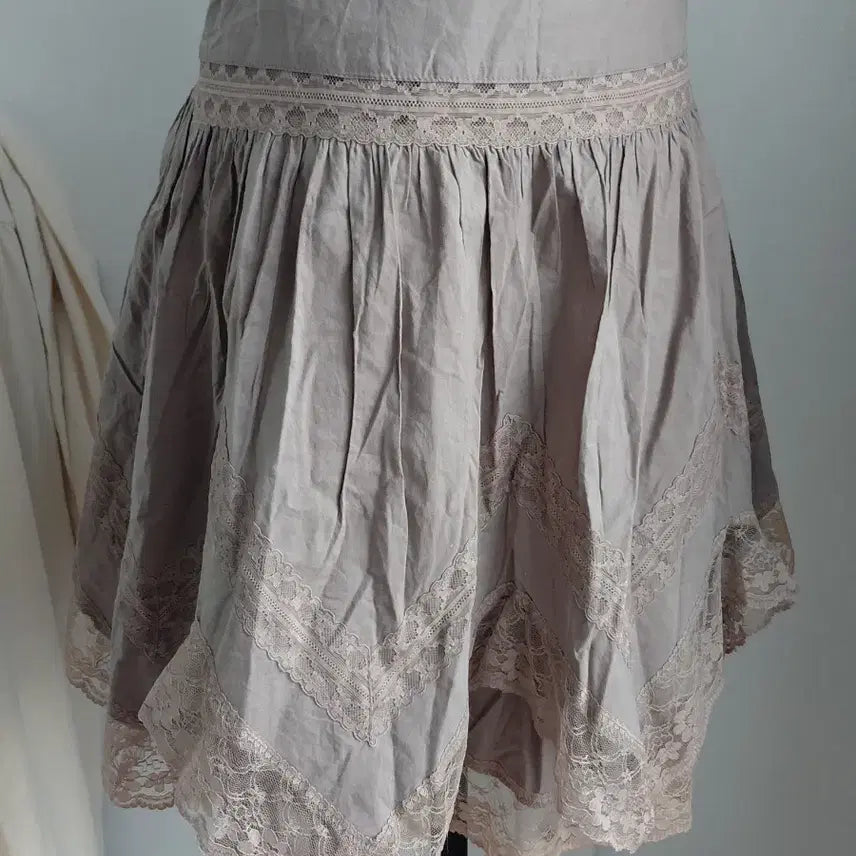 [SOLD OUT] [빈티지] 플레어 스커트 레이스 장식 베이지 55