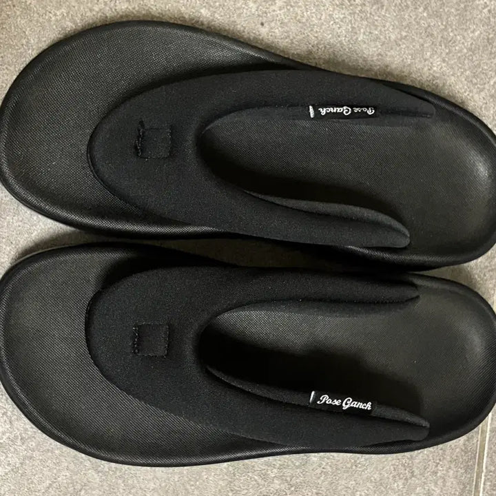[SOLD OUT] 포즈간츠 마이티 블랙 쪼리