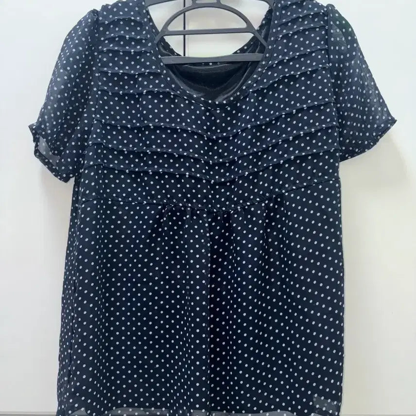 [SOLD OUT] 빈티지 땡땡이 블라우스