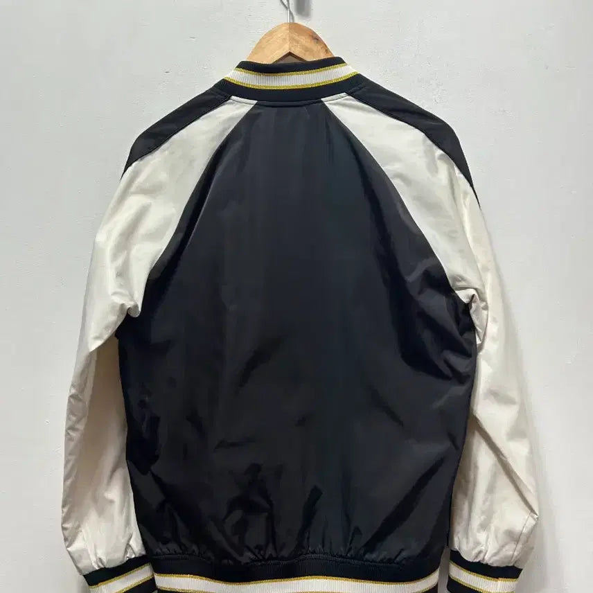 [SOLD OUT] 시카고 불스 NBA 스타디움 점퍼 블랙 화이트 M