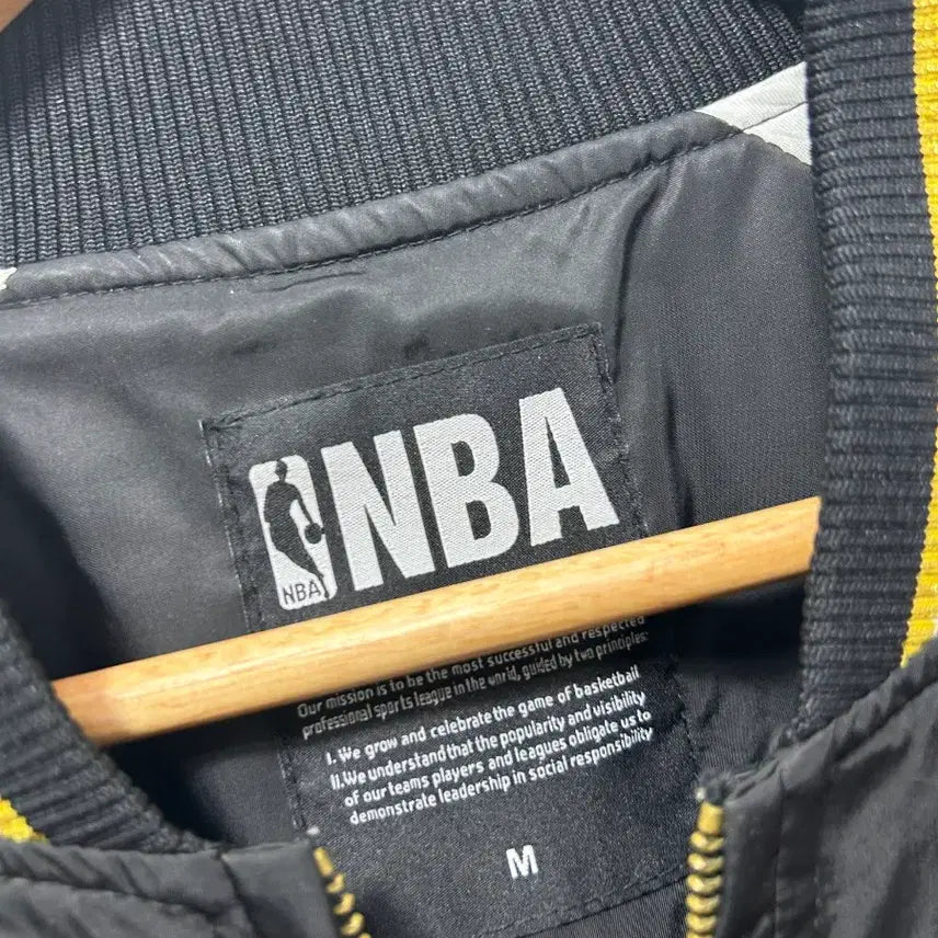 [SOLD OUT] 시카고 불스 NBA 스타디움 점퍼 블랙 화이트 M