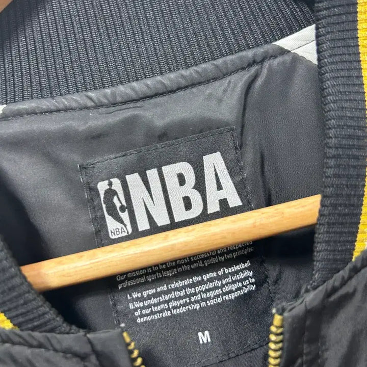[SOLD OUT] 시카고 불스 NBA 스타디움 점퍼 블랙 화이트 M