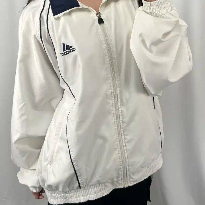 [SOLD OUT] 아디다스 올드스쿨 화이트 바람막이