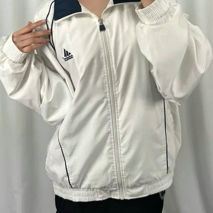[SOLD OUT] 아디다스 올드스쿨 화이트 바람막이
