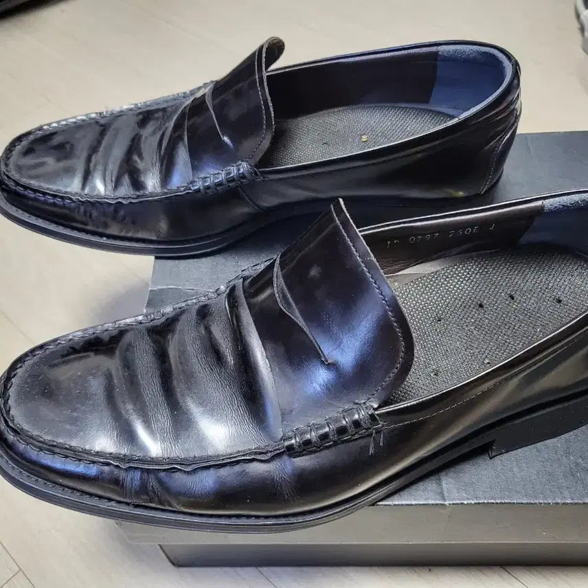 [SOLD OUT] 탠디 남성 로퍼 블랙 260mm 상태매우좋음
