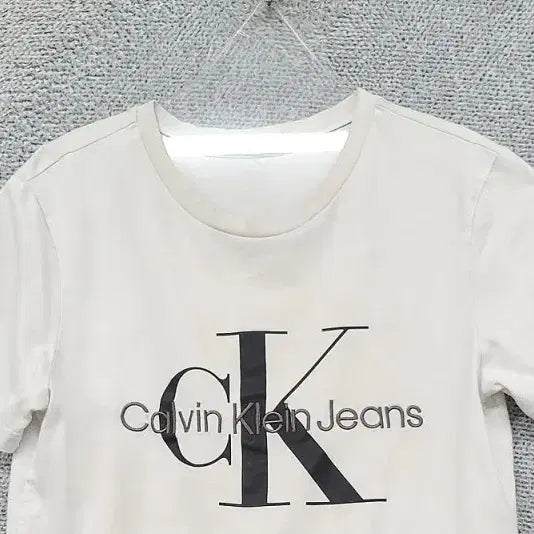[SOLD OUT] 캘빈클라인 프린팅 화이트 반팔티 XS