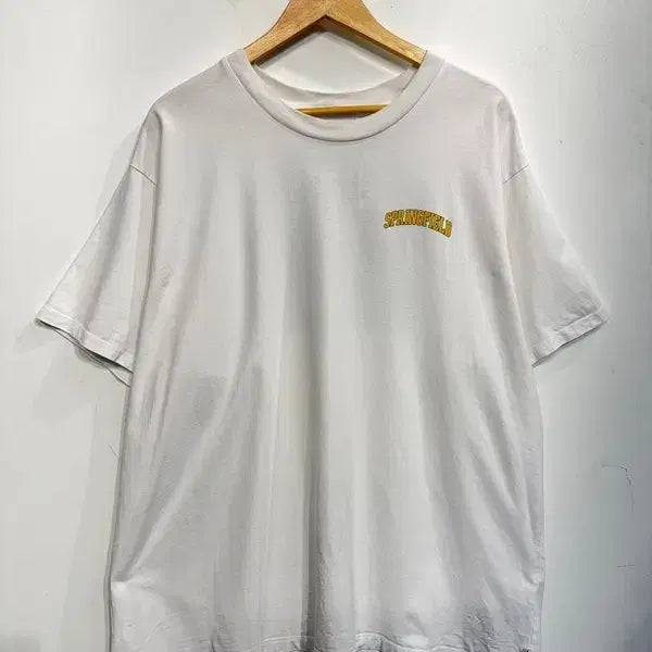 [SOLD OUT] XL 리바이스 X 심슨 콜라보 그래픽 반팔 티셔츠 화이트