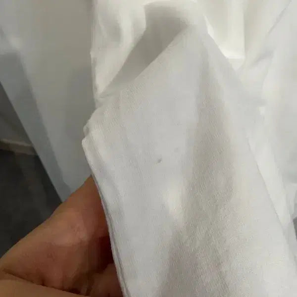 [SOLD OUT] XL 리바이스 X 심슨 콜라보 그래픽 반팔 티셔츠 화이트