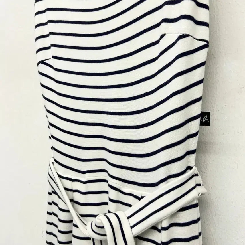 [SOLD OUT] 아네스베 스트라이프 민소매 원피스