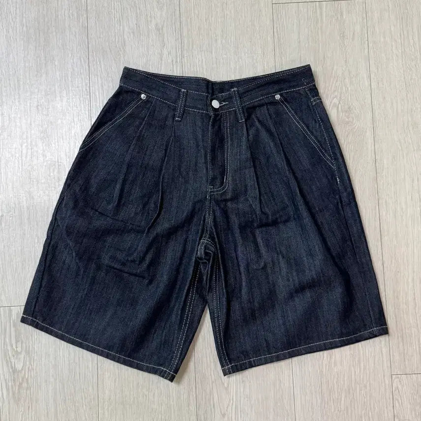 [SOLD OUT] 새상품 트릴리온 투턱 버뮤다 데님