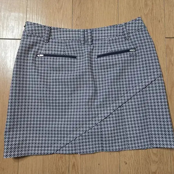 [SOLD OUT] 루이까스텔/골프치마/골프스커트/정품/상태A