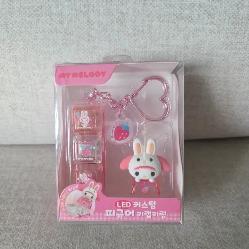 [SOLD OUT] (미개봉 새상품)산리오 마이멜로디 LED 커스텀 피규어 키캡 키링