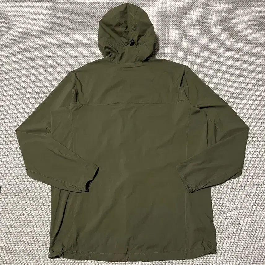 [SOLD OUT] L 아크테릭스 스쿼미시 타츠 바람막이 B.8297