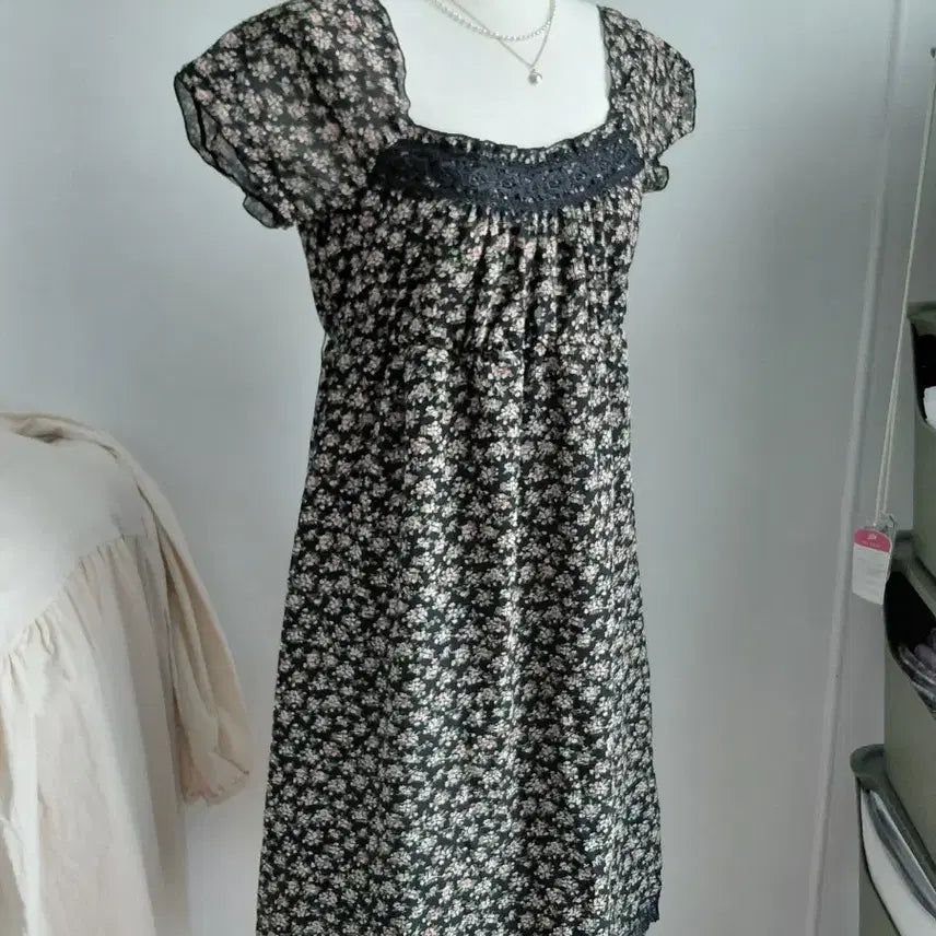 [SOLD OUT] [일본빈티지] 플라워 패턴 스퀘어넥 퍼프소매 원피스