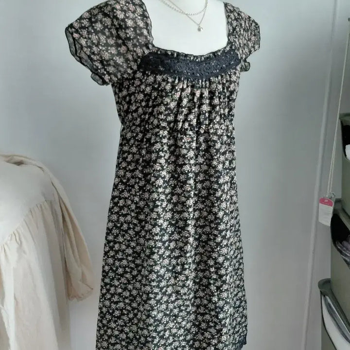 [SOLD OUT] [일본빈티지] 플라워 패턴 스퀘어넥 퍼프소매 원피스