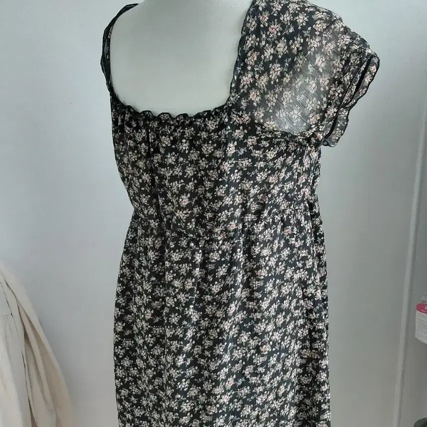 [SOLD OUT] [일본빈티지] 플라워 패턴 스퀘어넥 퍼프소매 원피스