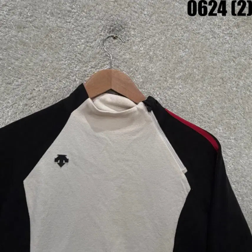 [SOLD OUT] 데상트 스포츠 의류 긴팔 xs