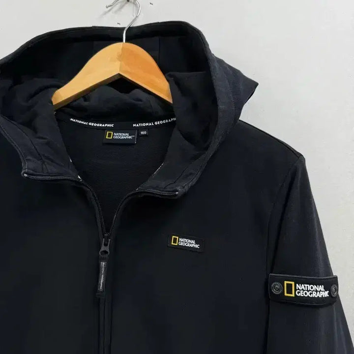 [SOLD OUT] 키즈 160 / 내셔널지오그래픽 와펜 후드집업 블랙