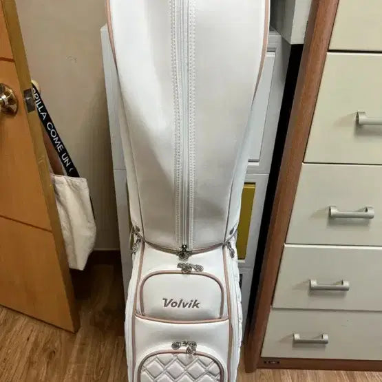 [SOLD OUT] [볼빅]여성 바퀴 골프백 오프화이트(새상품)