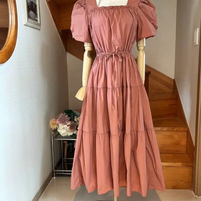[BUNJANG] Plastic Island Puff Sleeve Square Neck Ruffle Dress Pink / 퍼프 소매 스퀘어넥 캉캉 원피스 핑크. 플라스틱아일랜드