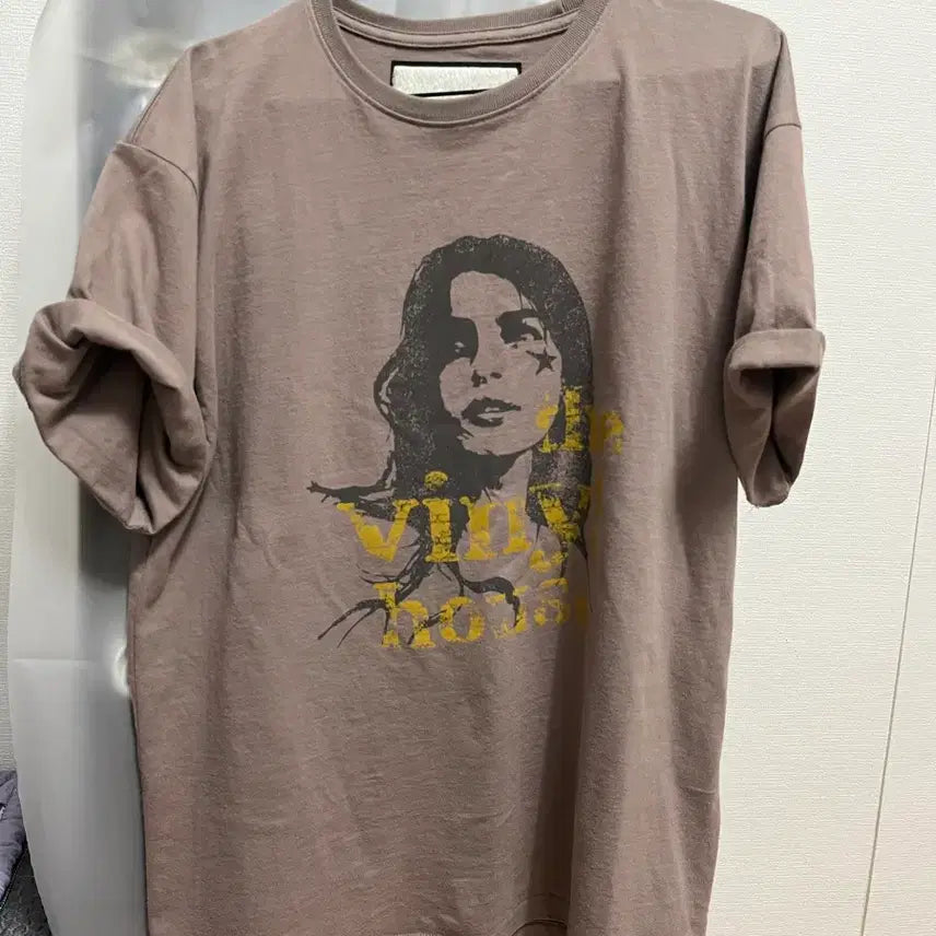 [SOLD OUT] 더바이닐하우스 VINTAGE WOMAN TEE MOCHA M