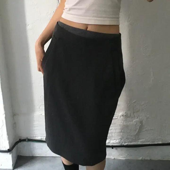[BUNJANG] Vivienne Westwood Charcoal Cut-Out Midi Skirt / Vivienne Westwood 비비안웨스트우드 차콜 컷아웃 미디 스커트