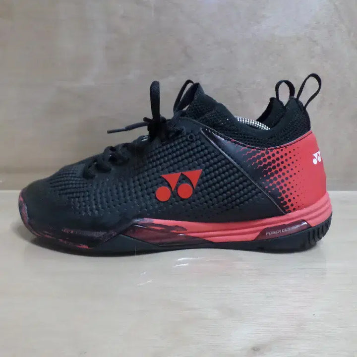 [BUNJANG] Yonex Power Cushion Badminton Shoes (Size 260) / 휘리릭구제 260 요넥스 파워쿠션 배드민턴화 260624