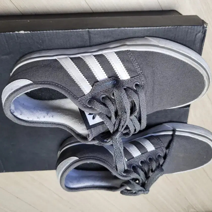 [BUNJANG] Adidas Grey Tennis Shoes 225mm / 아디다스 그레이 운동화 225mm 상태매우좋음