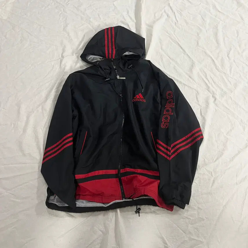 [BUNJANG] Adidas Old School Big Logo Windbreaker Hoodie Jacket Red Black / 아디다스 올드스쿨 빅로고 검빨 바람막이 후드 자켓 레드 블랙