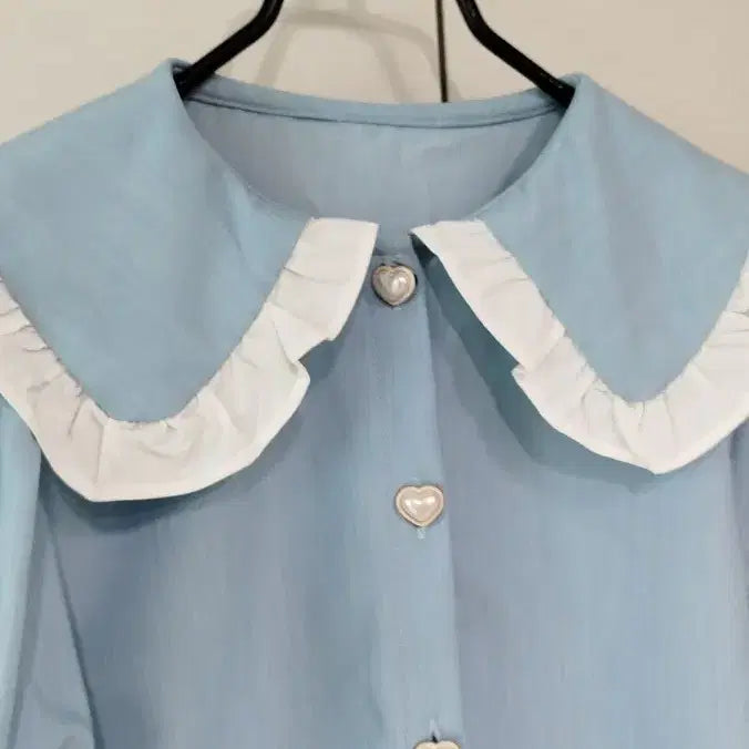 [BUNJANG] Light Blue Frill Collar Heart Button Puff Sleeve Blouse / 사랑스런 하늘색 플랫 카라 밴딩단 하트단추 너무 예쁜 블라우스