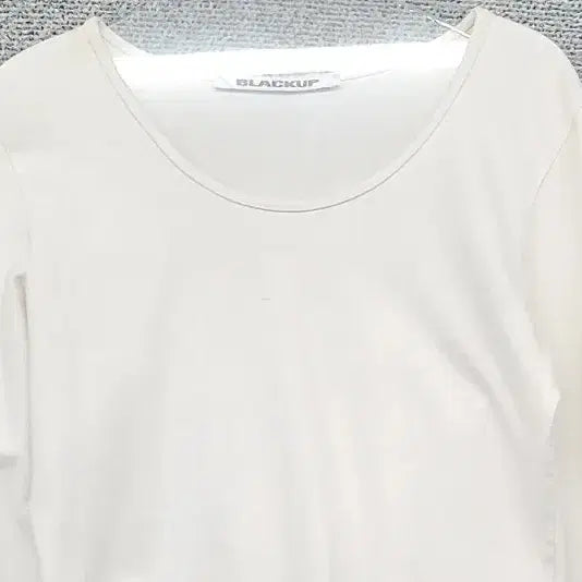 [BUNJANG] Black Up White U-Neck Long Sleeve T-Shirt S / 블랙업 화이트 U넥 긴팔티 S