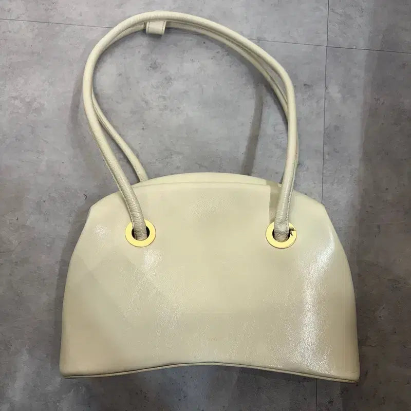 [BUNJANG] OSSOOI Washed Beige Circle Brot Shoulder Bag / OS 오소이 소가죽 써클브로트 숄더백 워시드베이지