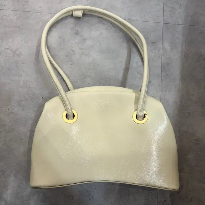 [BUNJANG] OSSOOI Washed Beige Circle Brot Shoulder Bag / OS 오소이 소가죽 써클브로트 숄더백 워시드베이지