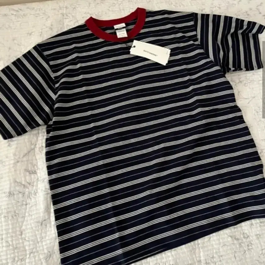 [BUNJANG] Outstanding Stripe Half Sleeve T-Shirt / 아웃스탠딩 스트라이프 하프 슬리브 티셔츠