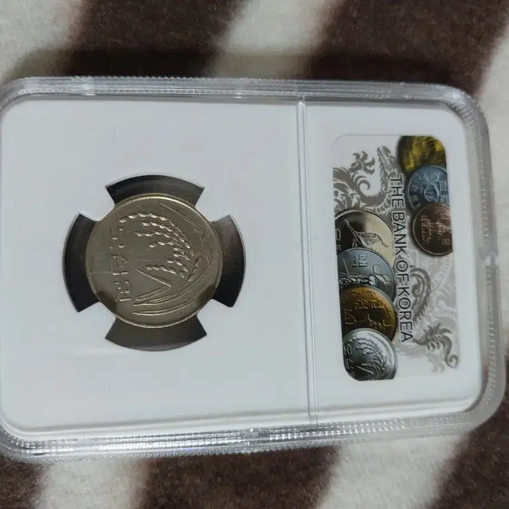 [BUNJANG] 1993 South Korean 50 Won Coin UNC Uncirculated Error Coin / 한국은행 50원 동전 1993년 UNC 미사용 애러동전
