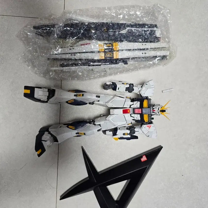 [BUNJANG] MG Nu Gundam Ver. Ka Built Model Kit / mg 뉴건담 버카 가조