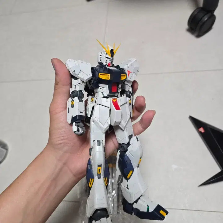 [BUNJANG] MG Nu Gundam Ver. Ka Built Model Kit / mg 뉴건담 버카 가조