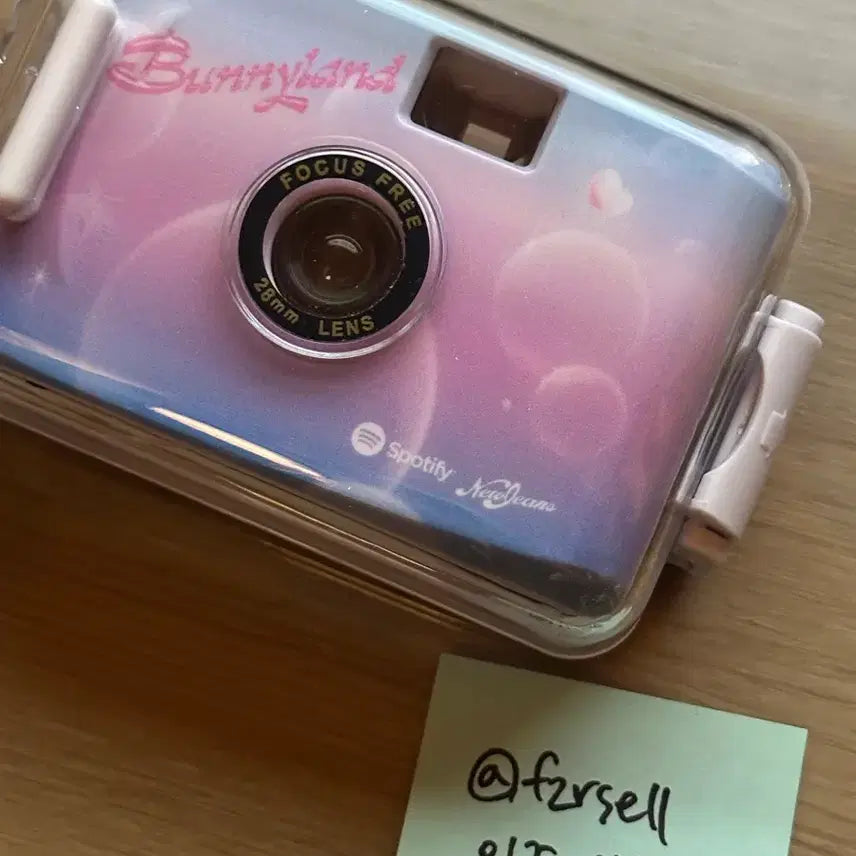 [BUNJANG] NewJeans x Spotify Bunny Land Pop-up Store Film Camera / 뉴진스 x 스포티파이 버니랜드 팝업스토어 필름카메라